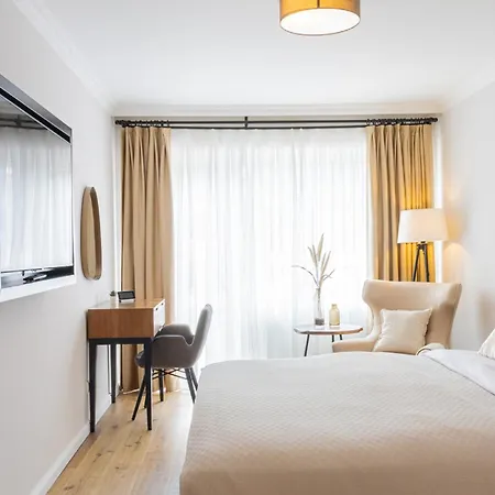 Moderne 1 Mit Sonnenterrasse Und Parkplatz, In Ruhiger Lage, Nur Wenige Gehminuten Zum Ostsee Sandstrand Apartamento