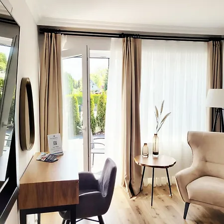 Moderne 1 Mit Sonnenterrasse Und Parkplatz, In Ruhiger Lage, Nur Wenige Gehminuten Zum Ostsee Sandstrand Apartamento