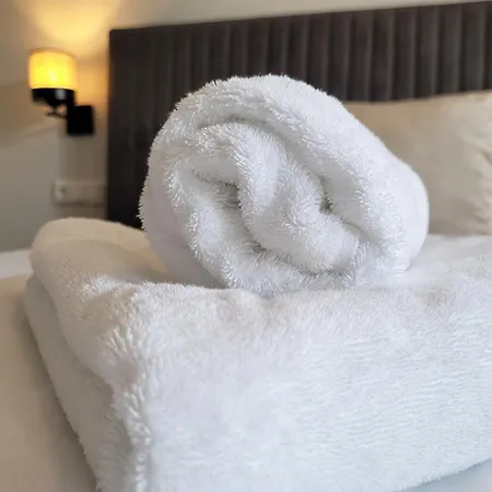 アパート Moderne 1 Mit Sonnenterrasse Und Parkplatz, In Ruhiger Lage, Nur Wenige Gehminuten Zum Ostsee Sandstrand シャルボイツ